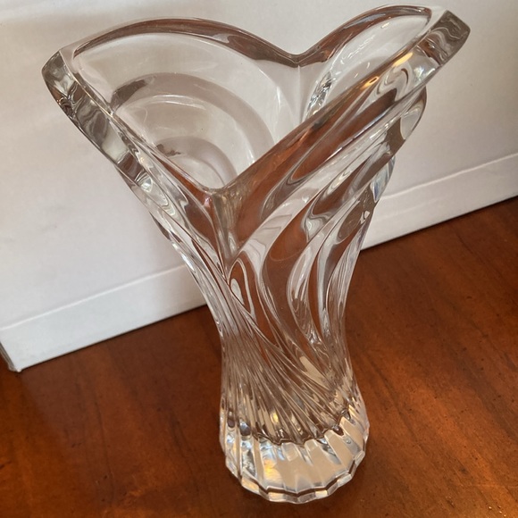 Brand New Mikasa Spring Flair Vase with box 8 inches - Picture 2 of 4